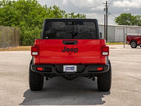Used 2023 Jeep Gladiator Sport AWD/4WD image 7