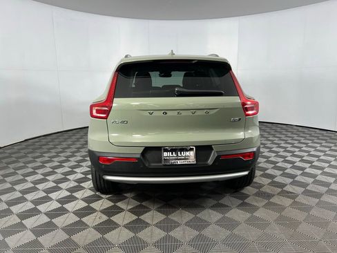 Used 2023 Volvo XC40 B5 Plus w/ Driver Assist Package image 8