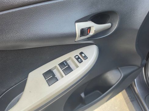 Used 2012 Toyota Corolla S image 15