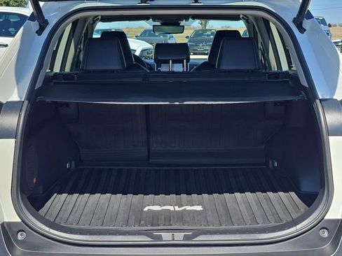 Used 2021 Toyota RAV4 Limited image 12