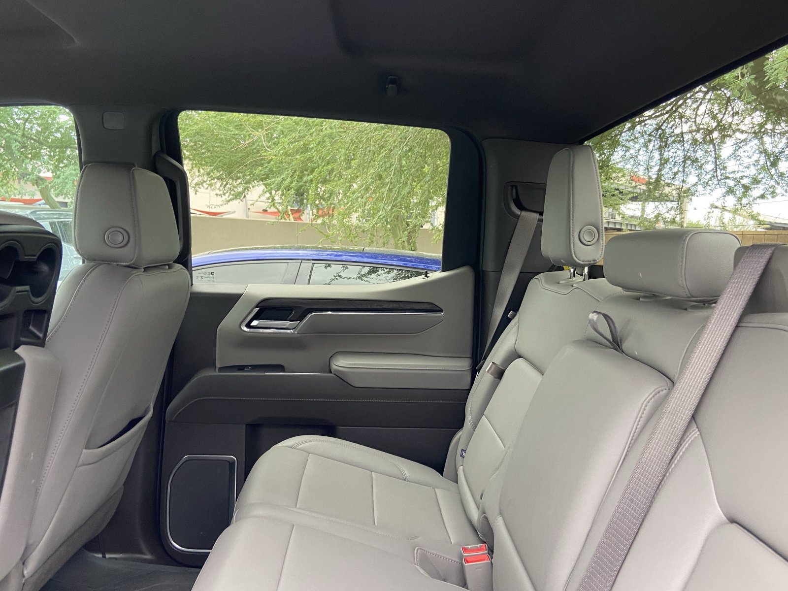 Used 2026 GMC Sierra 1500 SLT AWD/4WD image 9