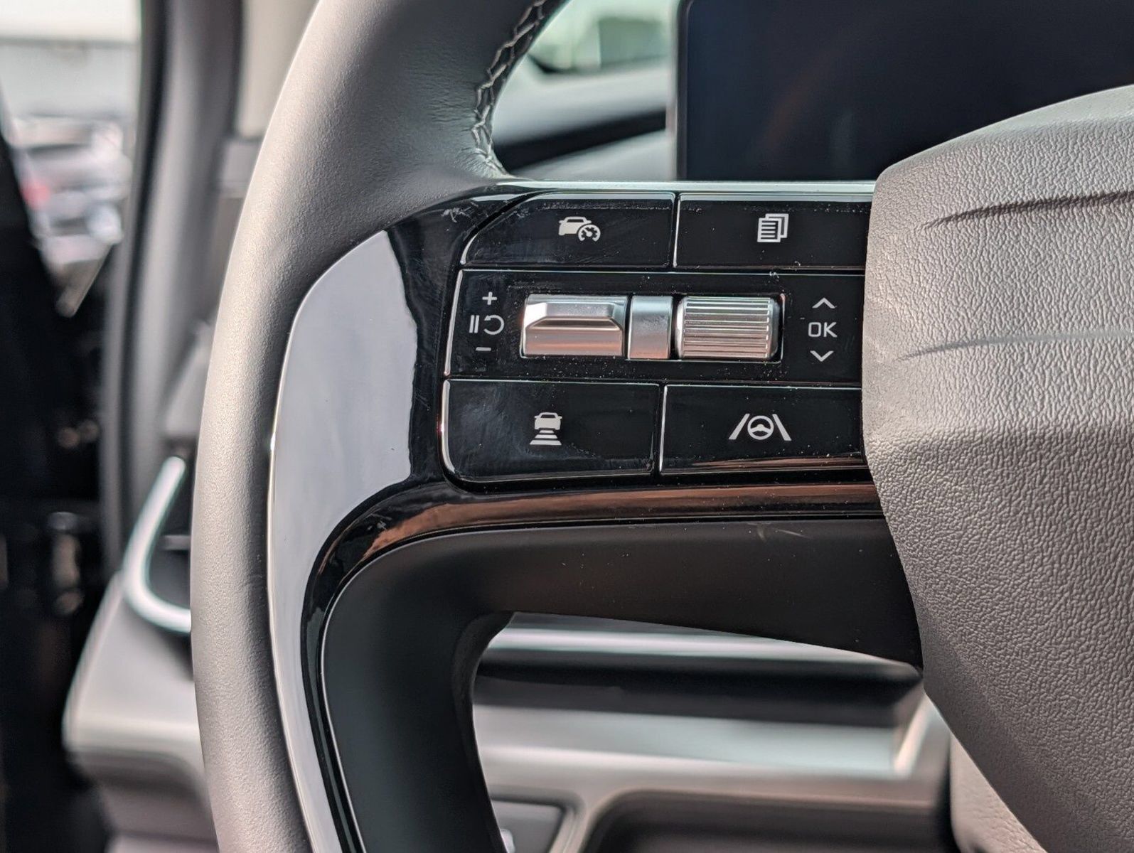 New 2027 Kia Carnival SX w/ Dark Edition Package FWD image 37