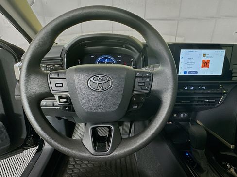 Used 2026 Toyota Camry LE FWD image 15