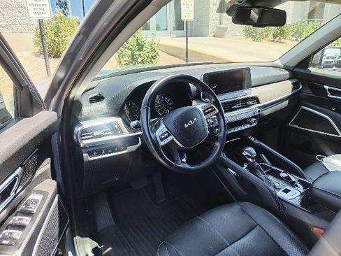 Certified 2022 Kia Telluride EX w/ EX Premium Package AWD/4WD image 18