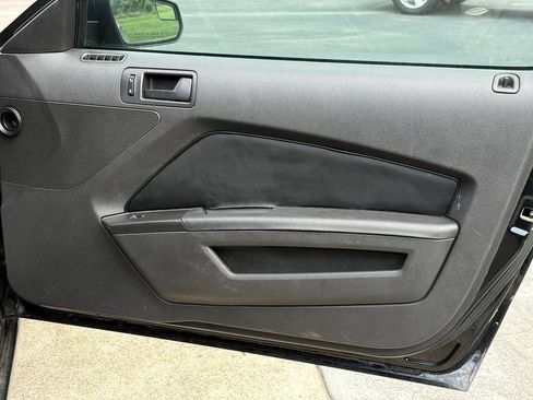 Used 2014 Ford Mustang Coupe RWD image 18