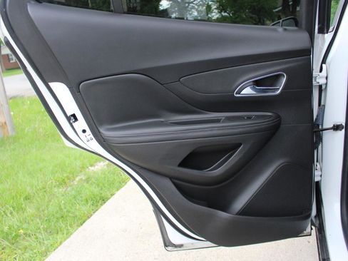 Used 2016 Buick Encore Convenience FWD image 29
