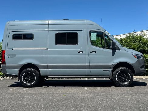 Used 2022 Mercedes-Benz Sprinter 2500 image 2