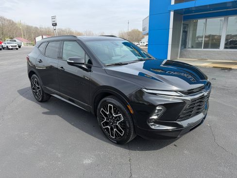 Used 2023 Chevrolet Blazer RS w/ Driver Confidence II Package AWD/4WD image 2