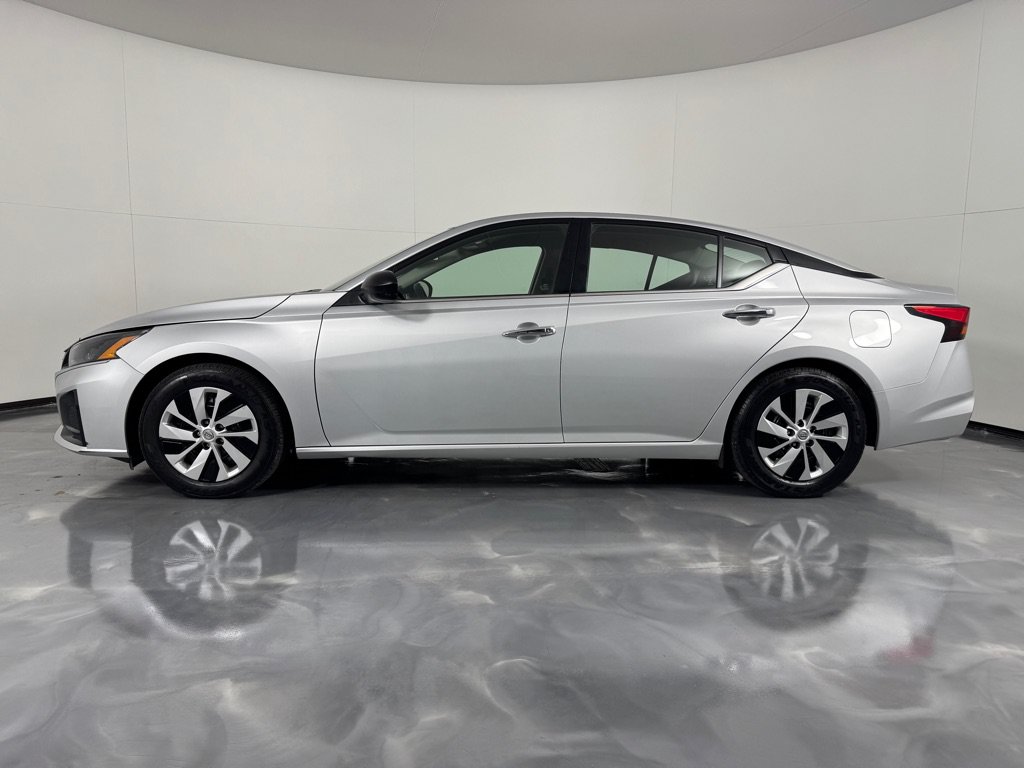Used 2024 Nissan Altima 2.5 S FWD image 8