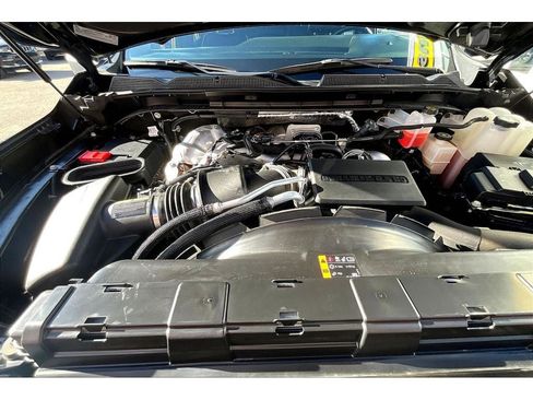 Used 2024 GMC Sierra 2500 AT4 image 10
