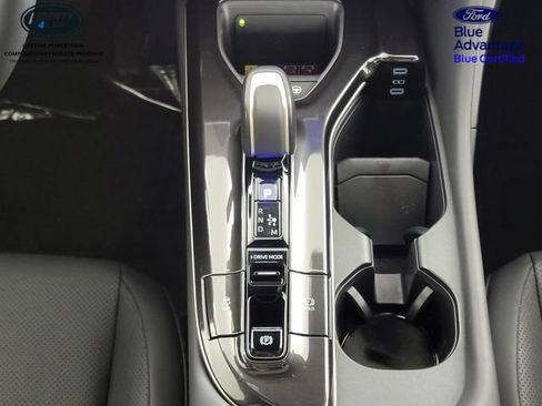 Used 2025 Toyota Crown Platinum AWD/4WD image 25