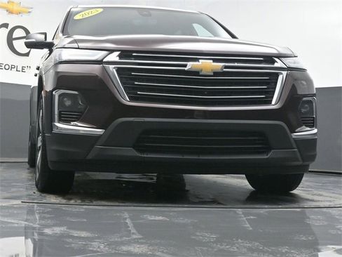 Used 2023 Chevrolet Traverse LT w/ LT Premium Package image 3