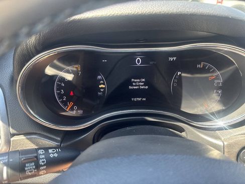 Used 2018 Jeep Grand Cherokee Laredo AWD/4WD image 19