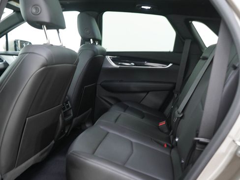 Used 2023 Cadillac XT5 Premium Luxury w/ Technology Package AWD/4WD image 19