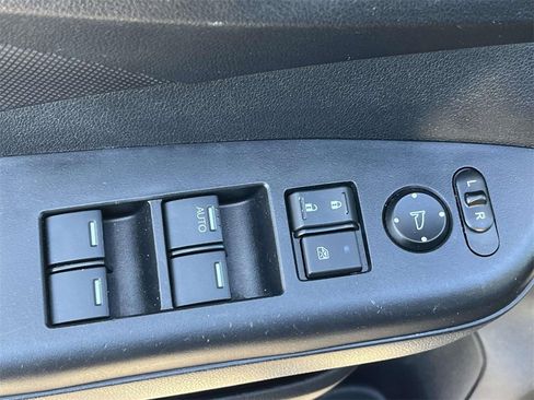 Used 2016 Honda CR-V LX image 13