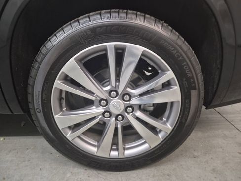 Certified 2025 Cadillac XT6 Premium Luxury image 9