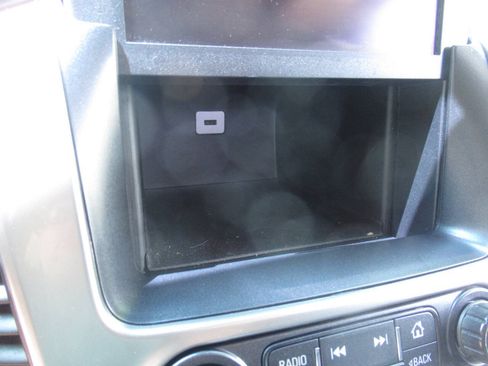 Used 2018 Chevrolet Tahoe Premier AWD/4WD image 30