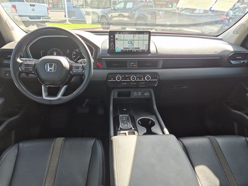 Used 2024 Honda Pilot Touring image 28