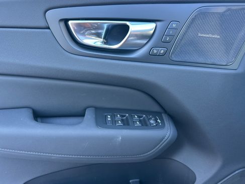 New 2026 Volvo XC60 B5 Ultra image 9