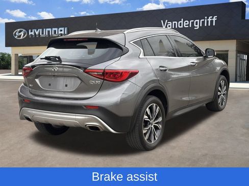 Used 2018 INFINITI QX30 Premium w/ Navigation Package image 13