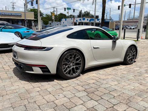 Used 2024 Porsche 911 Carrera T image 9