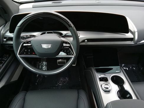 Used 2026 Cadillac Vistiq Sport w/ LPO, Floor Liner Package image 14