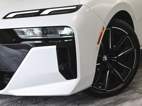 Used 2023 BMW 760i xDrive image 46