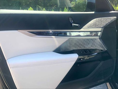 Used 2026 BMW i7 eDrive50 w/ Executive Package image 10