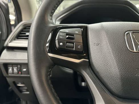 Used 2025 Honda Odyssey EX-L image 17
