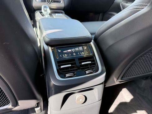 Certified 2023 Volvo XC90 T8 Ultimate w/ Lounge Package AWD/4WD image 18