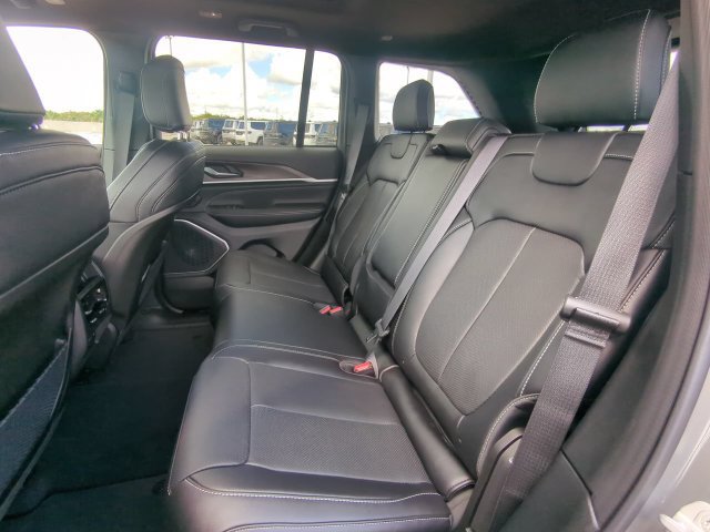 New 2027 Jeep Grand Cherokee Limited AWD/4WD image 16