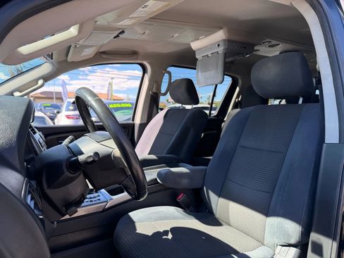 Used 2015 Nissan Armada SV image 10