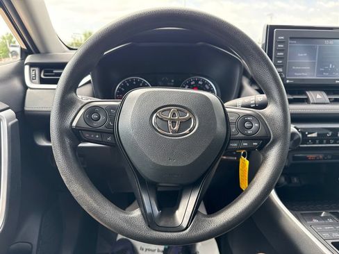 Certified 2022 Toyota RAV4 LE AWD/4WD image 11