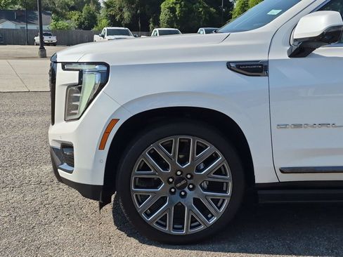 Certified 2025 GMC Yukon Denali Ultimate AWD/4WD image 36