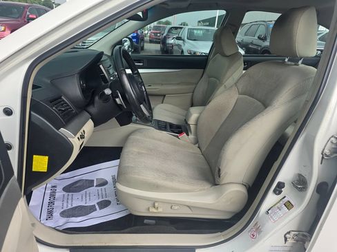 Used 2011 Subaru Legacy 2.5i Premium AWD/4WD image 9