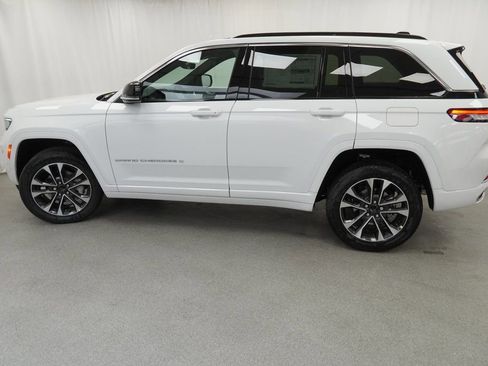 New 2025 Jeep Grand Cherokee Overland image 14