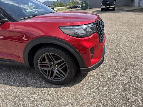 New 2025 Ford Explorer ST w/ Sun And Sound Package image 4