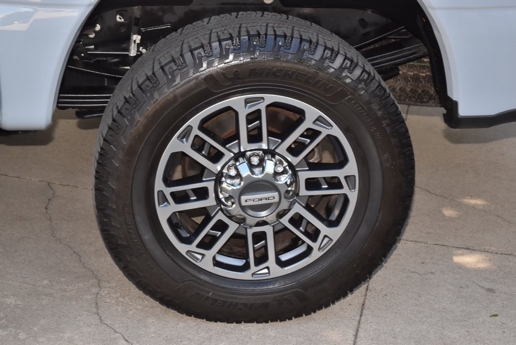 Used 2024 Ford F350 Limited w/ FX4 Off-Road Package AWD/4WD image 40