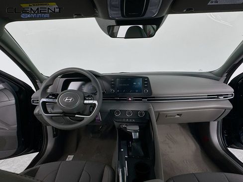 New 2026 Hyundai Elantra SE FWD image 11