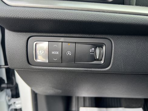 New 2026 Chevrolet Traverse LT image 18