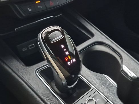 Used 2020 Cadillac XT4 Premium Luxury w/ Cold Weather Package FWD image 22