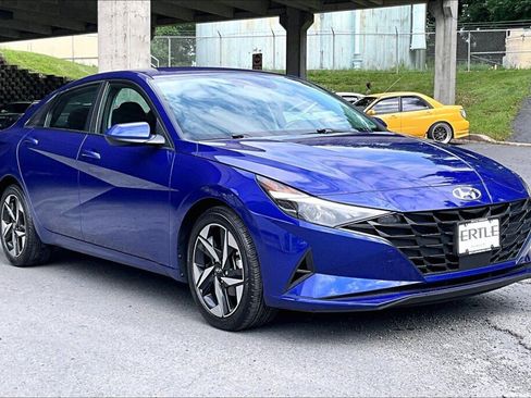 Used 2023 Hyundai Elantra SEL w/ Convenience Package FWD image 18