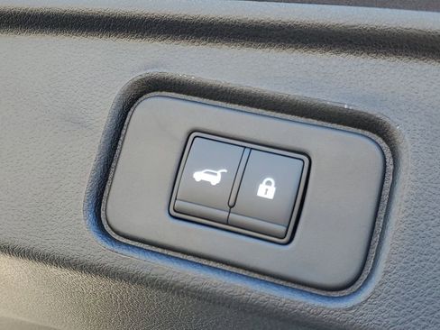 New 2025 Nissan Pathfinder SL image 8