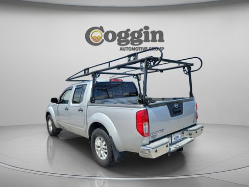 Used 2017 Nissan Frontier SV w/ SV Value Truck Package RWD image 2