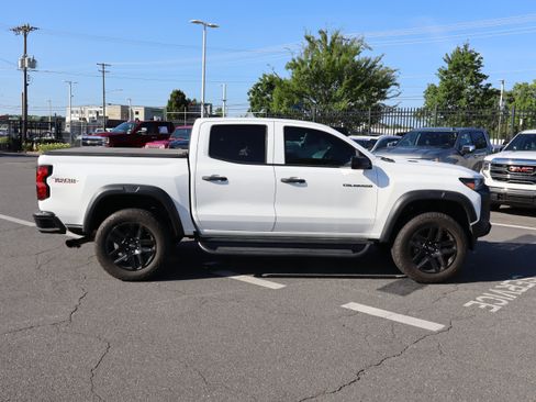 Used 2023 Chevrolet Colorado Trail Boss w/ Advanced Trailering Package AWD/4WD image 11