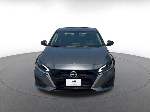 Used 2025 Nissan Altima 2.5 SV FWD image 4