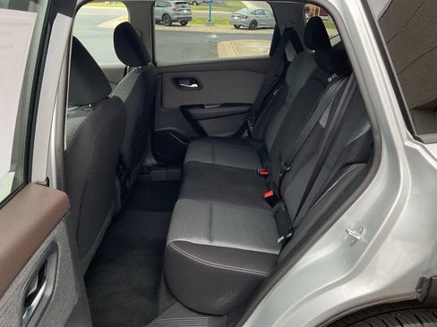 Used 2023 Nissan Rogue SV AWD/4WD image 20