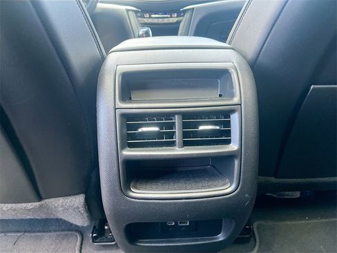Used 2022 Cadillac XT5 Premium Luxury image 26