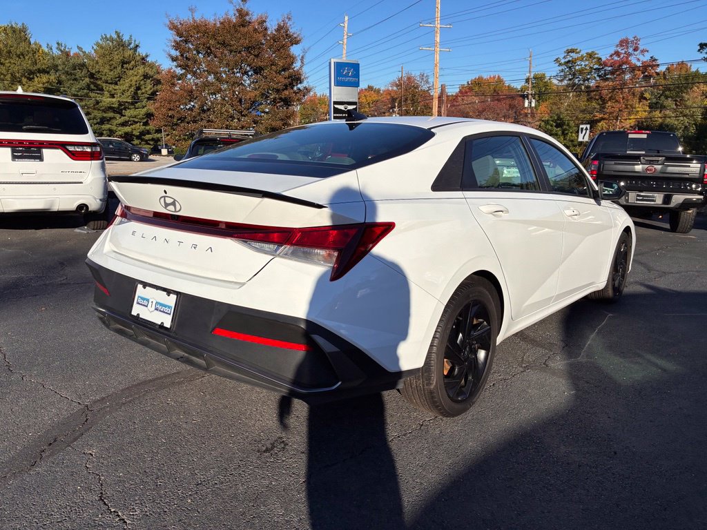 Used 2026 Hyundai Elantra Sport FWD image 7