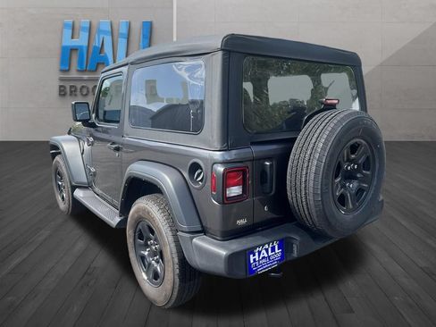 Used 2022 Jeep Wrangler Sport AWD/4WD image 3